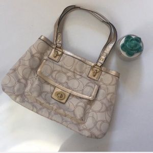 Coach | signature C and leather shoulder bag gold white